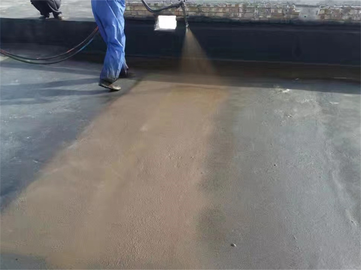 噴涂速凝瀝青防水材料